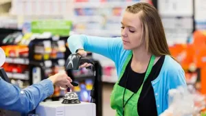 Empleados de Comercio: aumento del 5% y bono de $120 mil hasta junio