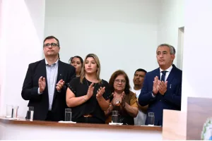 Familiares de víctimas en el palco de Javkin