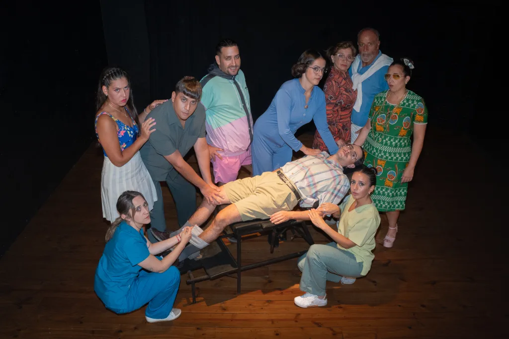 Con el estreno de “Desgaste articular”, la autora, directora y docente Mariana Valci festeja diez años de Teatro Almibarado