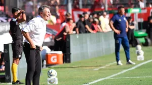 Frank Kudelka fue duro con la realidad que tiene Newell's: "Hoy estamos en el fondo del mar"