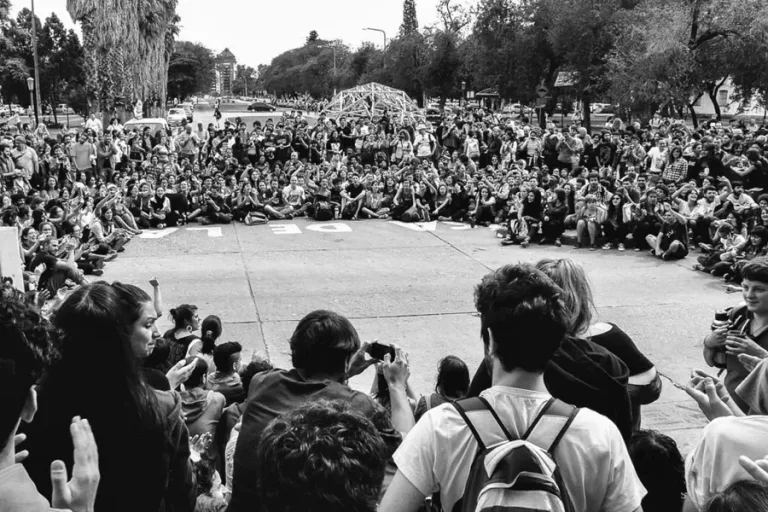 La palabra toma las calles: Rosario celebra desde este jueves la segunda “Maratón de Cuentos”