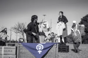 En el marco del Mes de la Mujer, la propuesta teatral “Máquina mujeres”, desembarca en La Orilla Infinita  