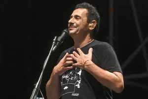 Ricardo Mollo convocó a través de sus redes sociales a sumarse a la Vigilia por la Identidad en Plaza de Mayo