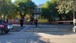 Morir a tiros en una escuela: un peligro que el Gobierno agudizó