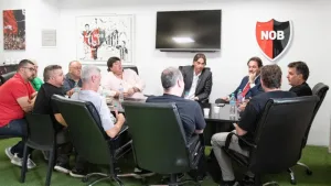 La movilización sirvió: Boero llama al arco opositor de Newell's para construir una mesa de diálogo