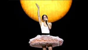 Rosalía presenta "Lux" en Francia