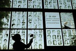 A 50 años del golpe genocida, figuras públicas del arte y la cultura destacaron la necesidad de la memoria