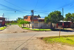 Al hombre asesinado en barrio Santa Lucía le dispararon nueve veces, y también hirieron a una mujer