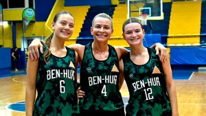 Daniela Oldani y sus hijas Abril y Aymará en la primera de Ben Hur