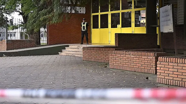 San Cristóbal: la escuela seguirá cerrada por peritajes y analizan la actividad virtual del tirador previa al ataque fatal 