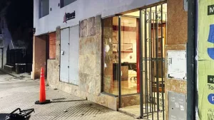 Frente del edificio dañado