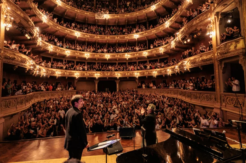 Fito Paez en el Teatro El Círculo/ Fotógrafo Guido Adler