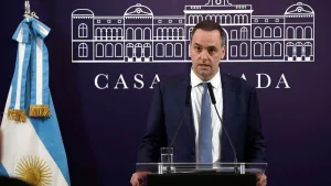 Hipoteca en la sombra: las acreedoras de Adorni que no saben quién es