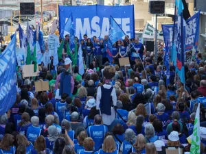 La Carpa Blanca de Amsafe planta bandera en Rafaela por salarios docentes