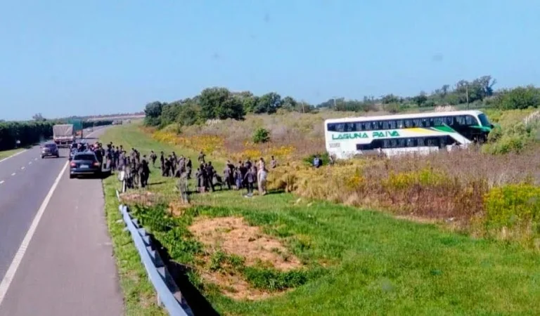 Trágico choque en la autopista Rosario–Santa Fe: al menos tres muertos y varios heridos