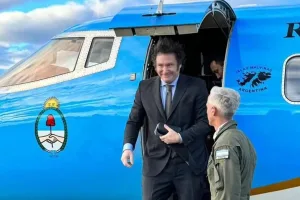 De gira en gira: Milei hace escala en Hungría para hablar con la ultraderecha