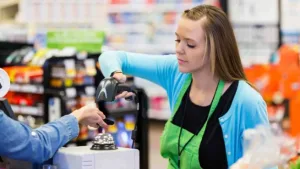 Empleados de Comercio: aumento del 5% y bono de $120 mil hasta junio