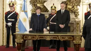 Milei bancó a Adorni en medio de las denuncias: “Muchas cosas que se dicen no tienen ni el más mínimo sentido”