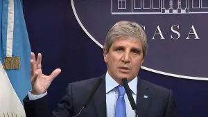 Caputo intentó explicar por qué no baja la inflación: "La economía argentina todavía se encuentra en un proceso de corrección de precios"