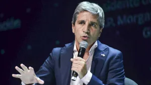 Caputo salió a defender el modelo económico del gobierno: “Lo que se viene es fenomenal, es un boom que no se imagina nadie”