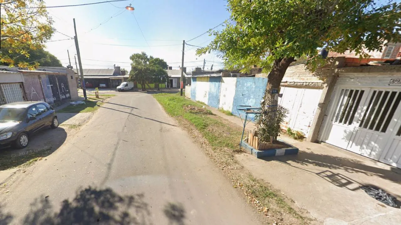 Gatilleros dispararon contra una vivienda de la cuadra de Patricia Chialvo al 2200, en barrio Santa Lucía. 