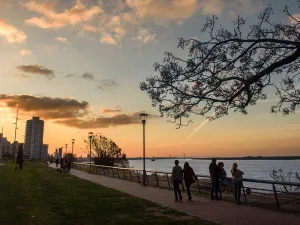 paisaje de atardecer en Rosario Argentina