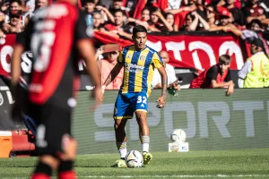 Panorama auriazul: la ausencia obligada de Coronel le generó más que un problema a Almirón para armar la defensa