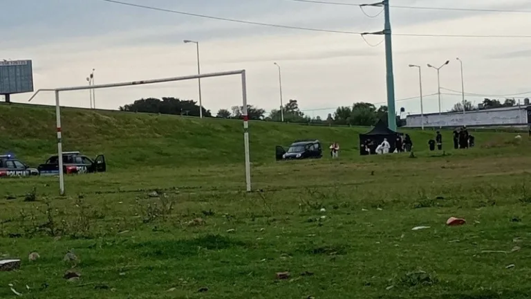 Matan por la espalda y varios tiros a un chofer de Uber frente al Hospital Regional Sur
