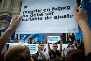 Reclamo estudiantil en Rosario por la ley de financiamiento universitario