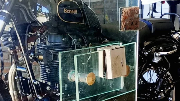 Robo de una concesionaria de Motos