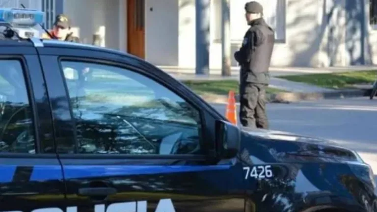 Investigan posible femicidio: hallan muerta a una mujer en su casa