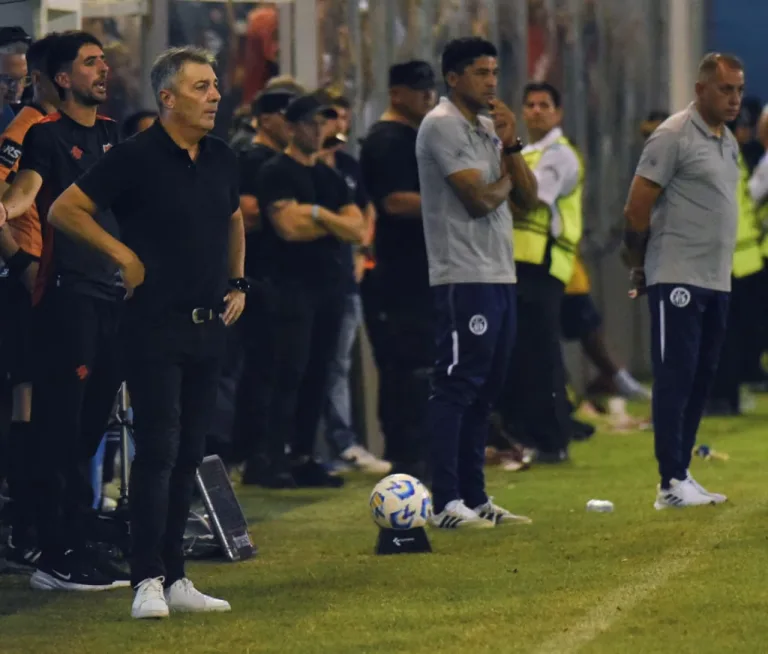 Más problemas para Kudelka: se lesionó Nicolás Goitea y no puede jugar Armando Méndez por suspensión