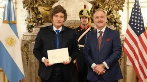 En medio del conflicto en Medio Oriente, Milei recibió al embajador estadounidense, Peter Lamelas