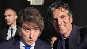 Repudio internacional: la Casa Argentina en París prohibió los actos por el 24 de marzo y descolgó una placa en memoria de los 30 mil desaparecidos