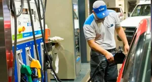 El precio de la nafta sube 20% en marzo por la guerra en Medio Oriente, pero el 19% son impuestos argentinos