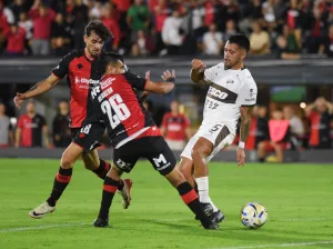 No puede ganar: Newell's mejoró su rendimiento colectivo, estuvo en ventaja un largo rato, pero Platense se lo terminó igualando cerca del final
