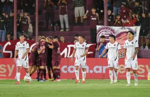 Una ráfaga de Lanús en el inicio del complemento y el Grana golea a Newell's por 5-0