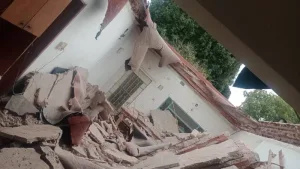Derrumbe parcial en zona oeste: un techo colapsó