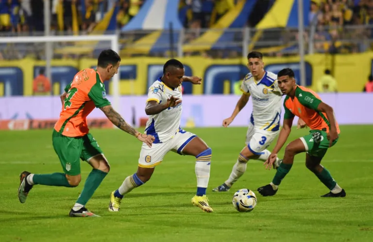 Entró Di María y Central empató el partido: Fideo lanzó un pase y López García, en contra, marcó la igualdad para el Canalla