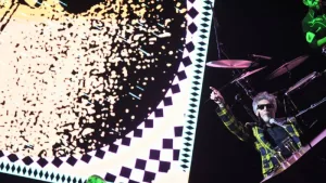 Fito Páez y su mensaje en una botella: el universo mágico y teatral de “Novela” tuvo en Rosario su esperado estreno mundial