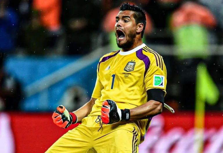 Colgó los guantes: se retiró Chiquito Romero, el arquero que se convirtió en héroe en las semifinales del Mundial de Brasil