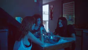 Jueves de estrenos para todos: desde el drama argentino “Sólo fanáticos” hasta la ciencia ficción espacial