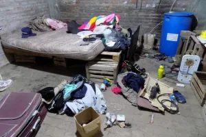 Acusan a un productor rural de reducir a la servidumbre a 20 trabajadores en un campo de frutillas en un pueblo de Santa Fe