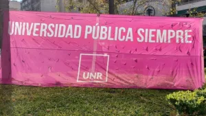 Este viernes la UNR realiza una jornada por la universidad pública en la Plaza Pringles