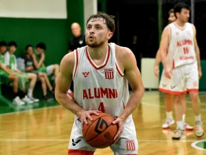 Caova ante Alumni en el domingo de Superliga, que también tendrá mucho ascenso