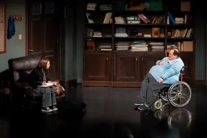 “Se prende la luz y ves a una persona de 230 kilos”: Julio Chávez y su reflexión sobre “La Ballena”, obra que llega a Rosario