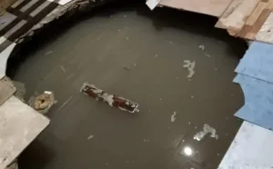 Santa Fe: una mujer y sus tres hijos cayeron en un socavón que se produjo en su casa