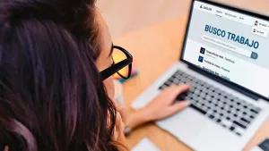 Sostener el nivel de vida: 4 de cada 10 argentinos buscan un segundo trabajo