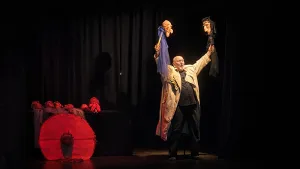 “El duende sobrerudo” se despide de Rosario de la mano de su creador, el maestro Carlos Schwaderer