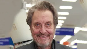 “Es absurdo pensar que Epstein esté muerto”, declaró el padre de Elon Musk en Rusia